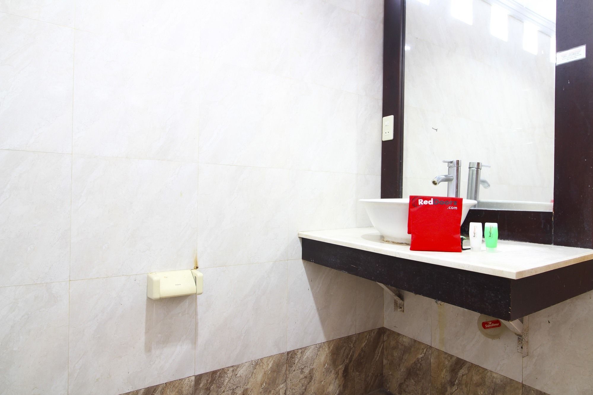 Hotel Reddoorz @ Solo Street Maguwo Zewnętrze zdjęcie