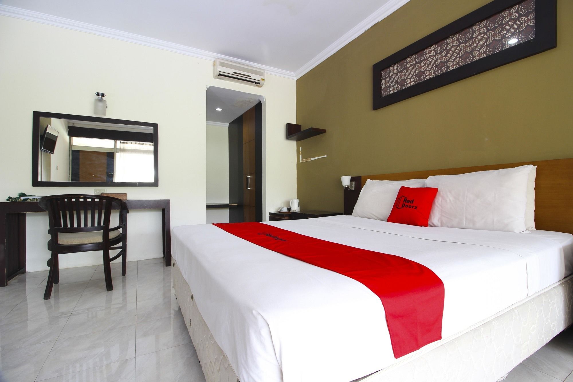 Hotel Reddoorz @ Solo Street Maguwo Zewnętrze zdjęcie